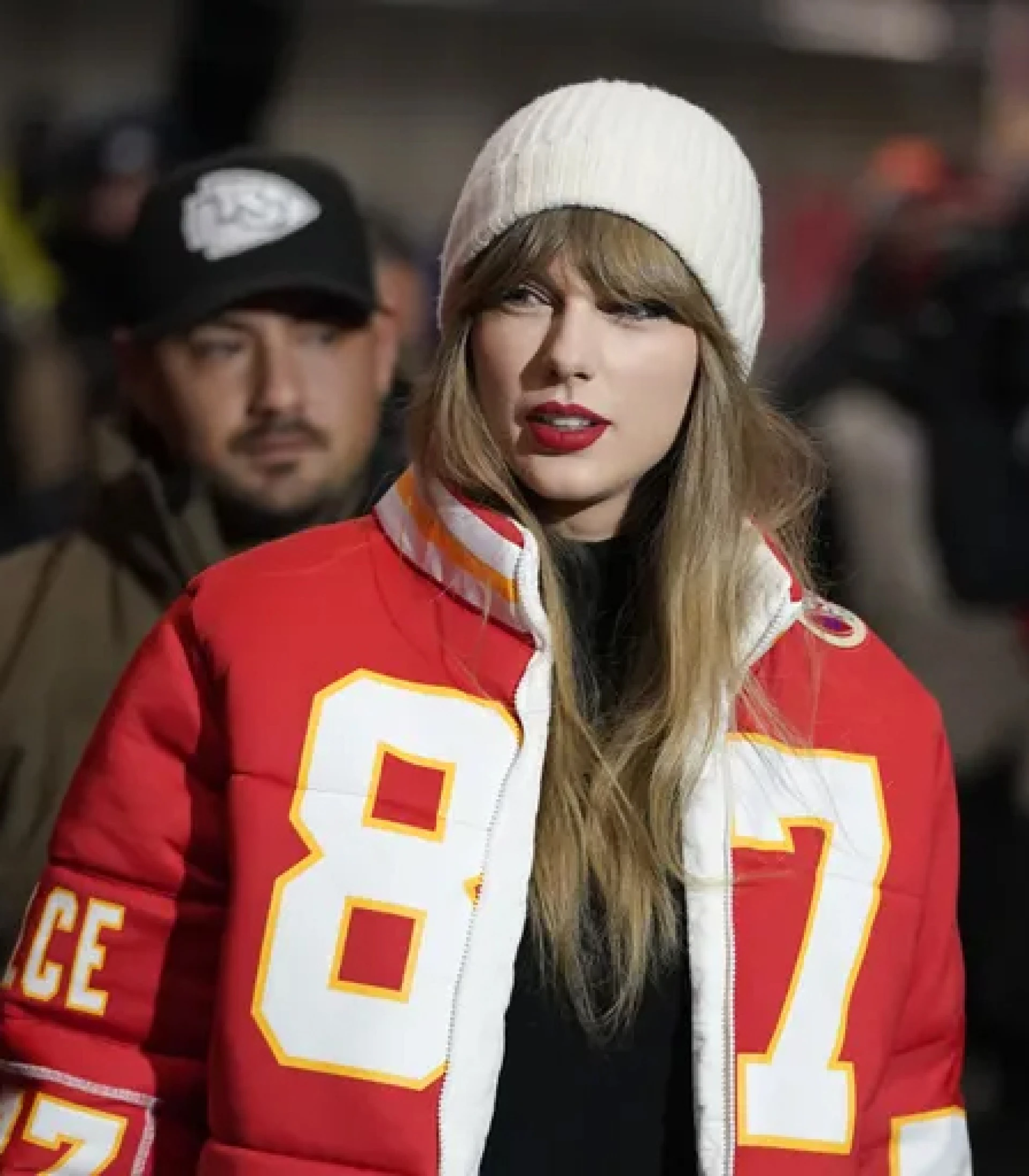 taylor swift chiefs jacket