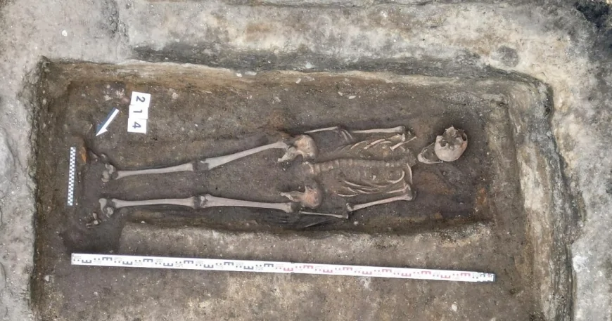 Skeleton of medieval knight found under former ice cream parlor