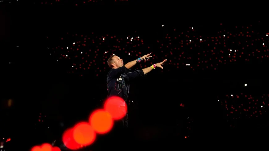 Can you ever expect privacy in public? Coldplay kiss camera saga highlights issue