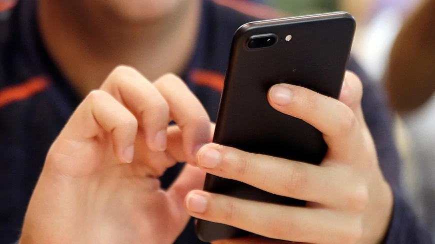 Tea app takes messaging system offline after second security issue reported