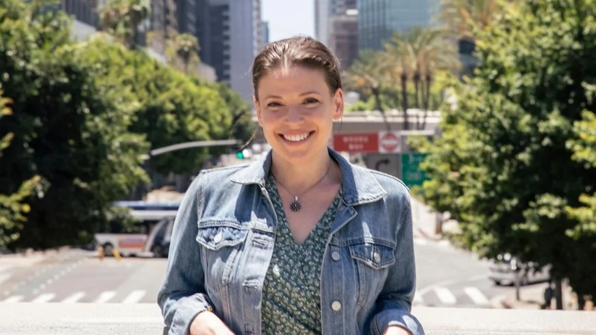 Julia Whelan has narrated 600 audiobooks and counting. So why isn't she paid like it?