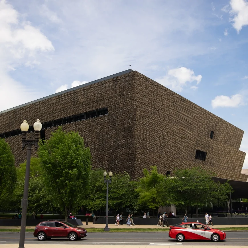 White House Announces Comprehensive Review of Smithsonian Exhibitions