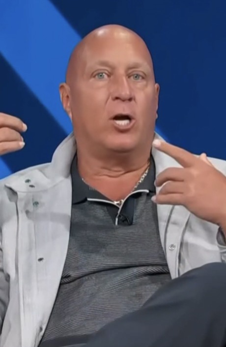  Access Hollywood September 2025: Steve Wilkos in a Stylish Grey Jacket